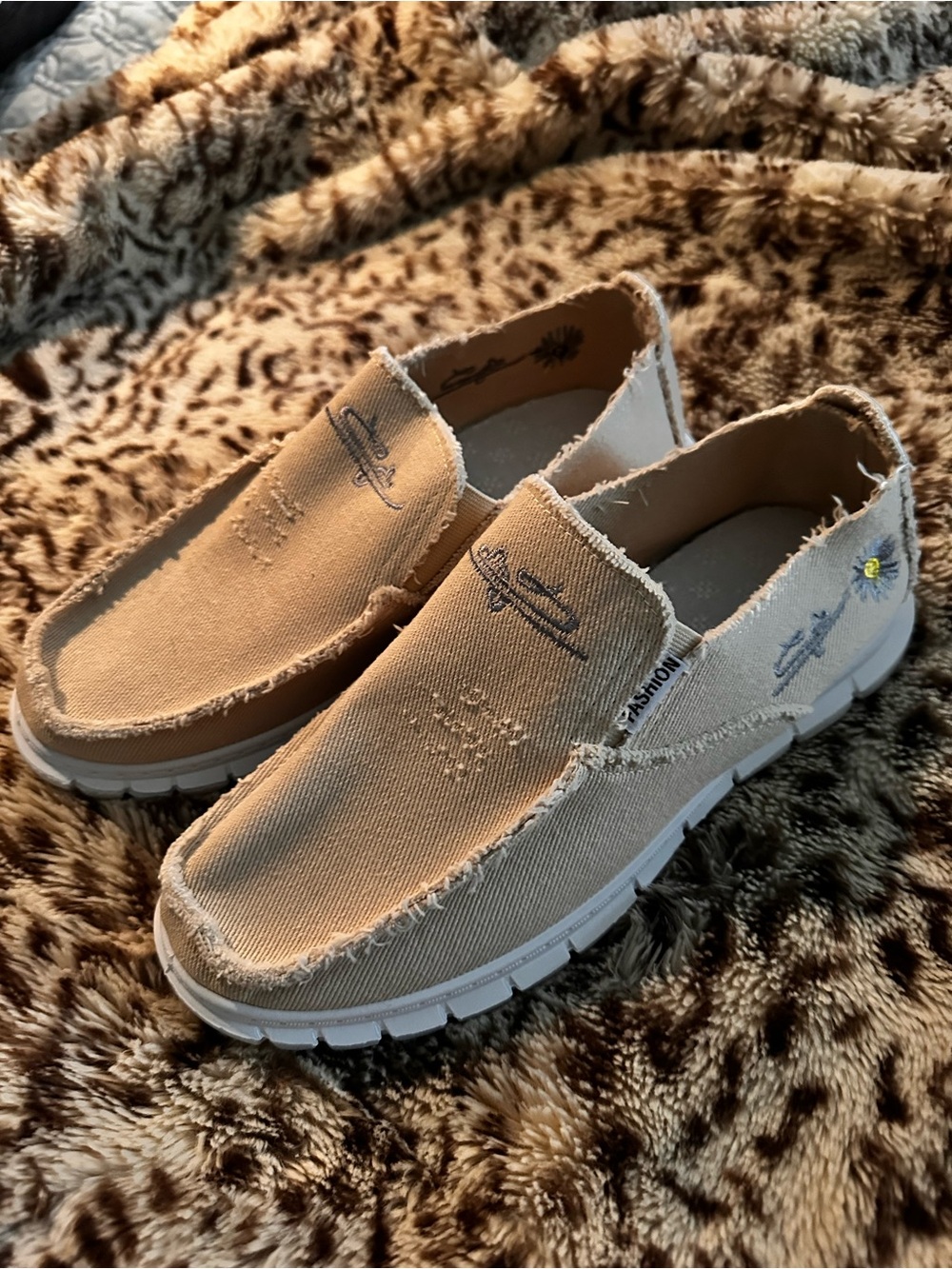 Casual Slip-On women’s Canvas Shoes in Beige